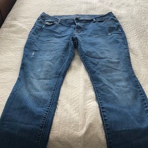 Curvy straight jeans